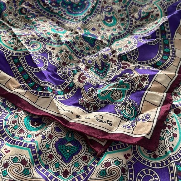 Oscar de la Renta 100% Silk Scarf Purple Paisley- 30" x 30" Made in Japan - Picture 9 of 10